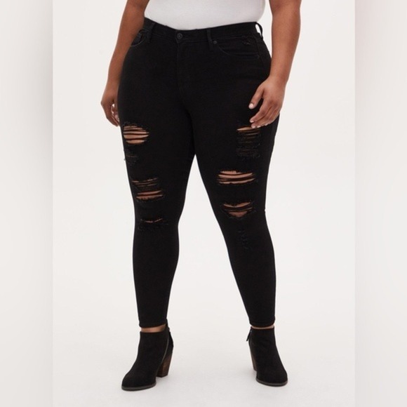 Torrid Black Distressed Skinny Jeans Plus Size Trendy Ripped Denim - Picture 1 of 5